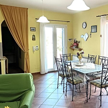 Villa Melany Casa Vacanza 皮耶迪蒙泰埃特内奥 外观 照片