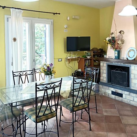 Villa Melany Casa Vacanza 皮耶迪蒙泰埃特内奥 外观 照片