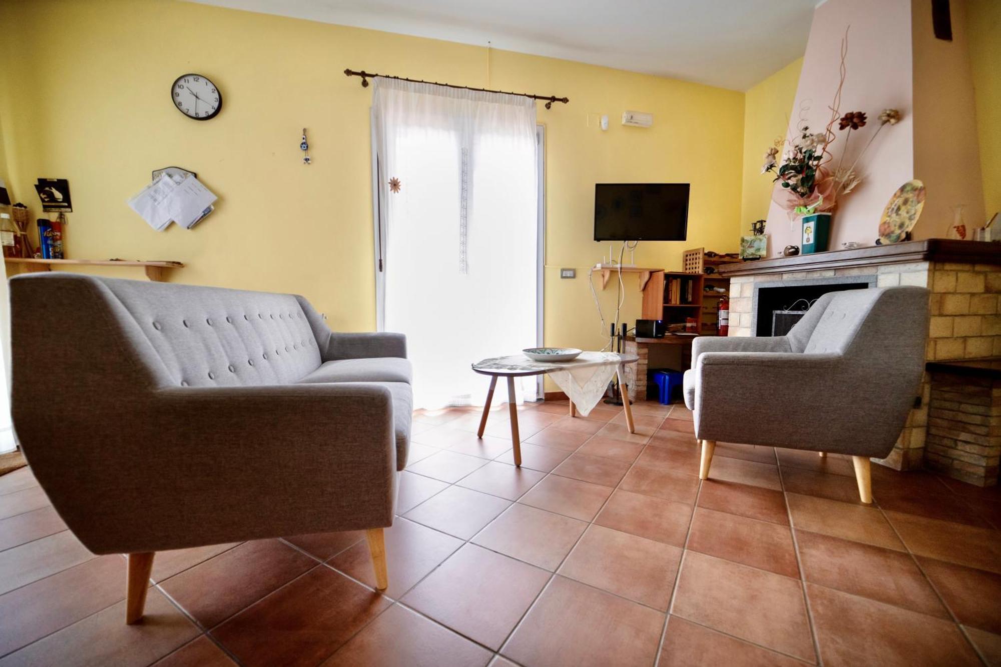 Villa Melany Casa Vacanza 皮耶迪蒙泰埃特内奥 外观 照片