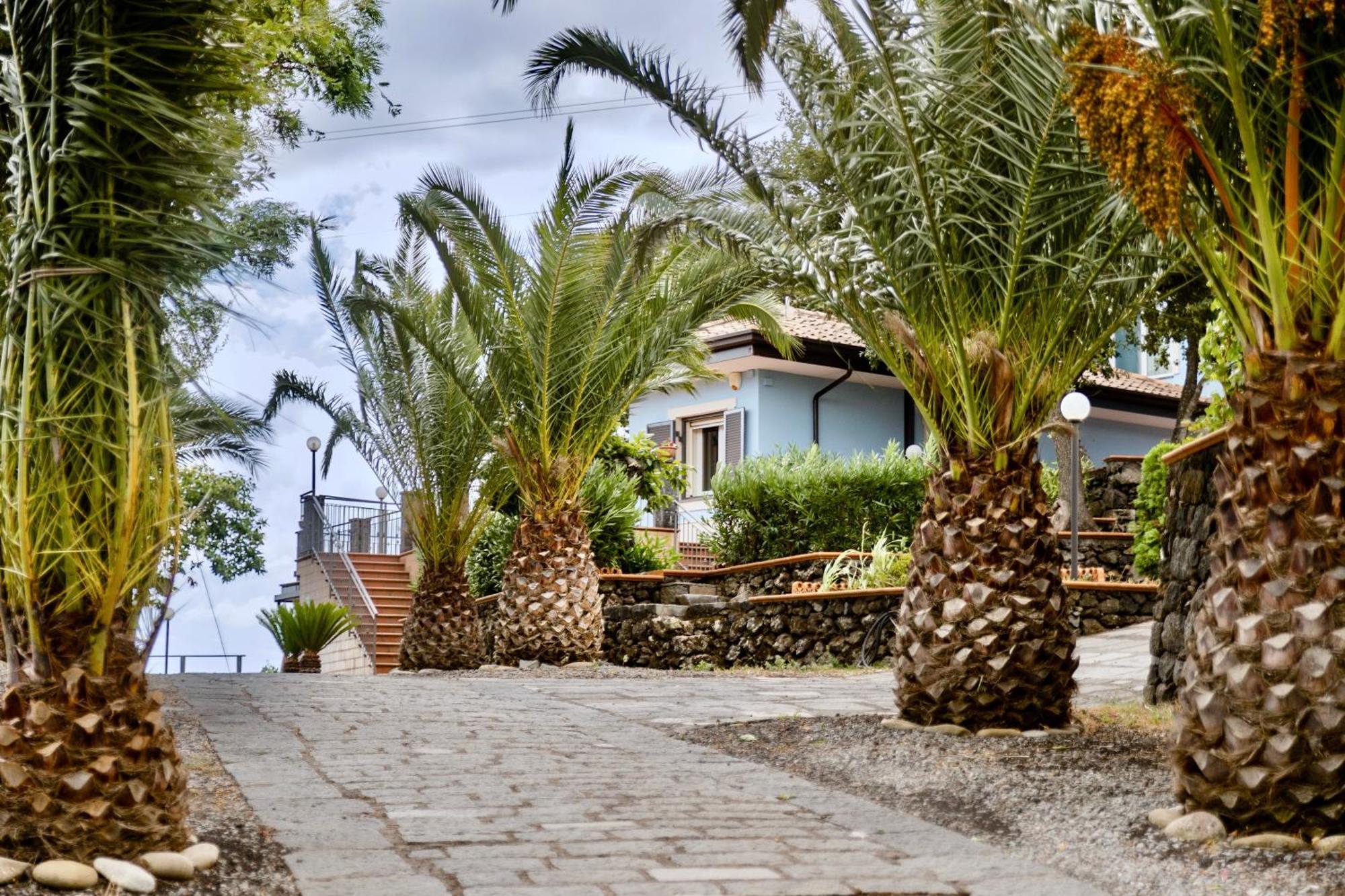 Villa Melany Casa Vacanza 皮耶迪蒙泰埃特内奥 外观 照片