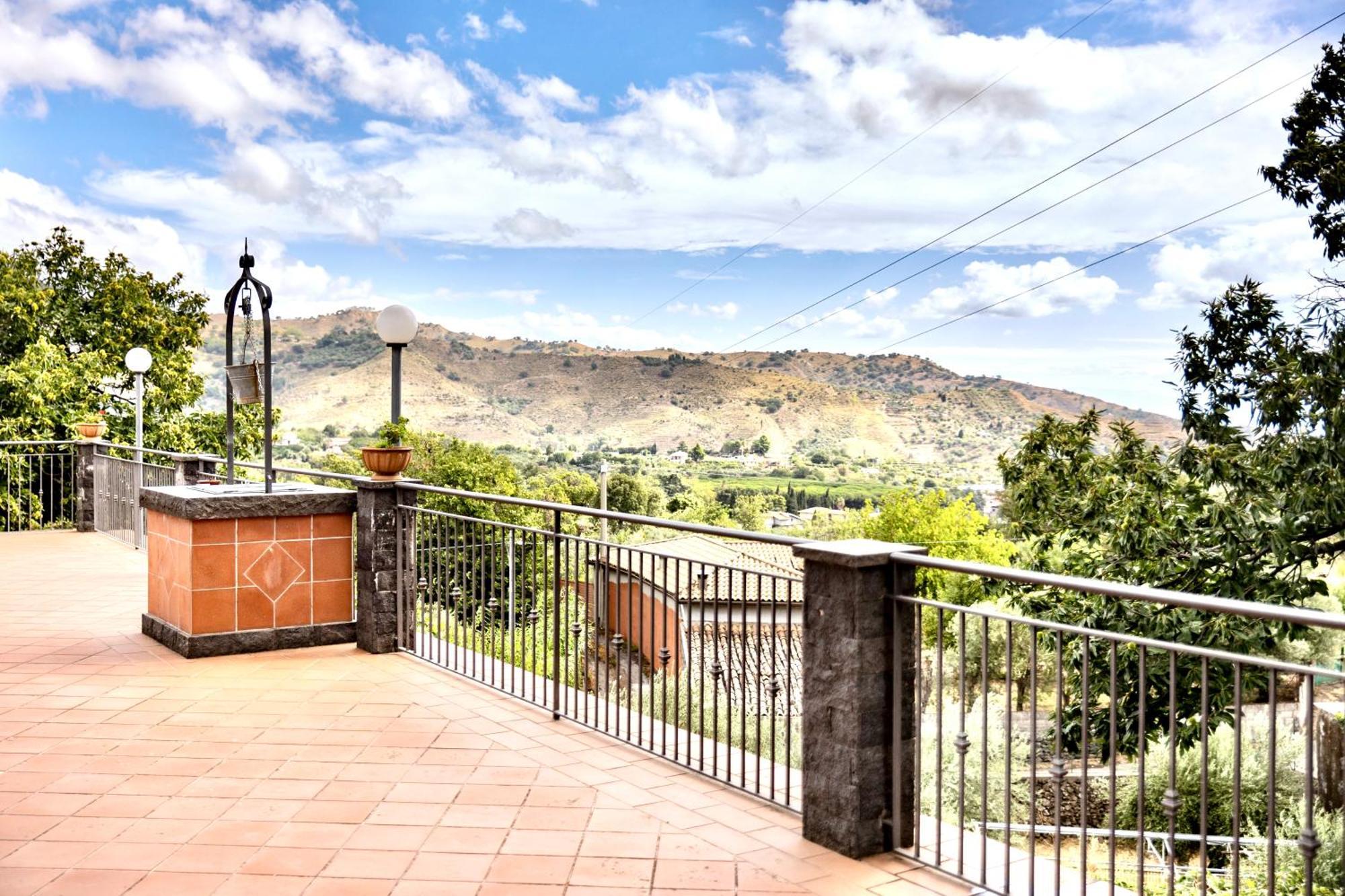 Villa Melany Casa Vacanza 皮耶迪蒙泰埃特内奥 外观 照片