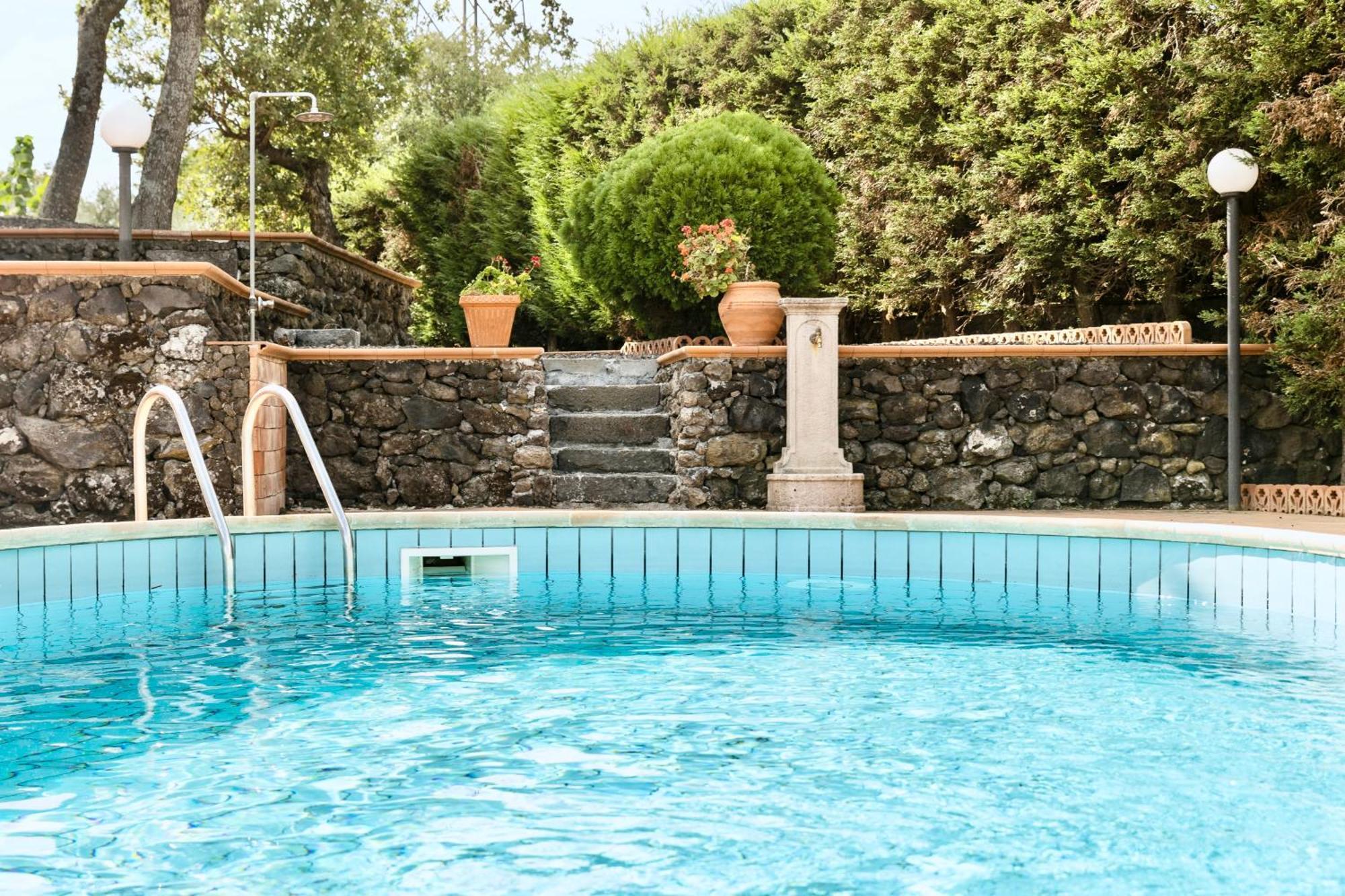 Villa Melany Casa Vacanza 皮耶迪蒙泰埃特内奥 外观 照片