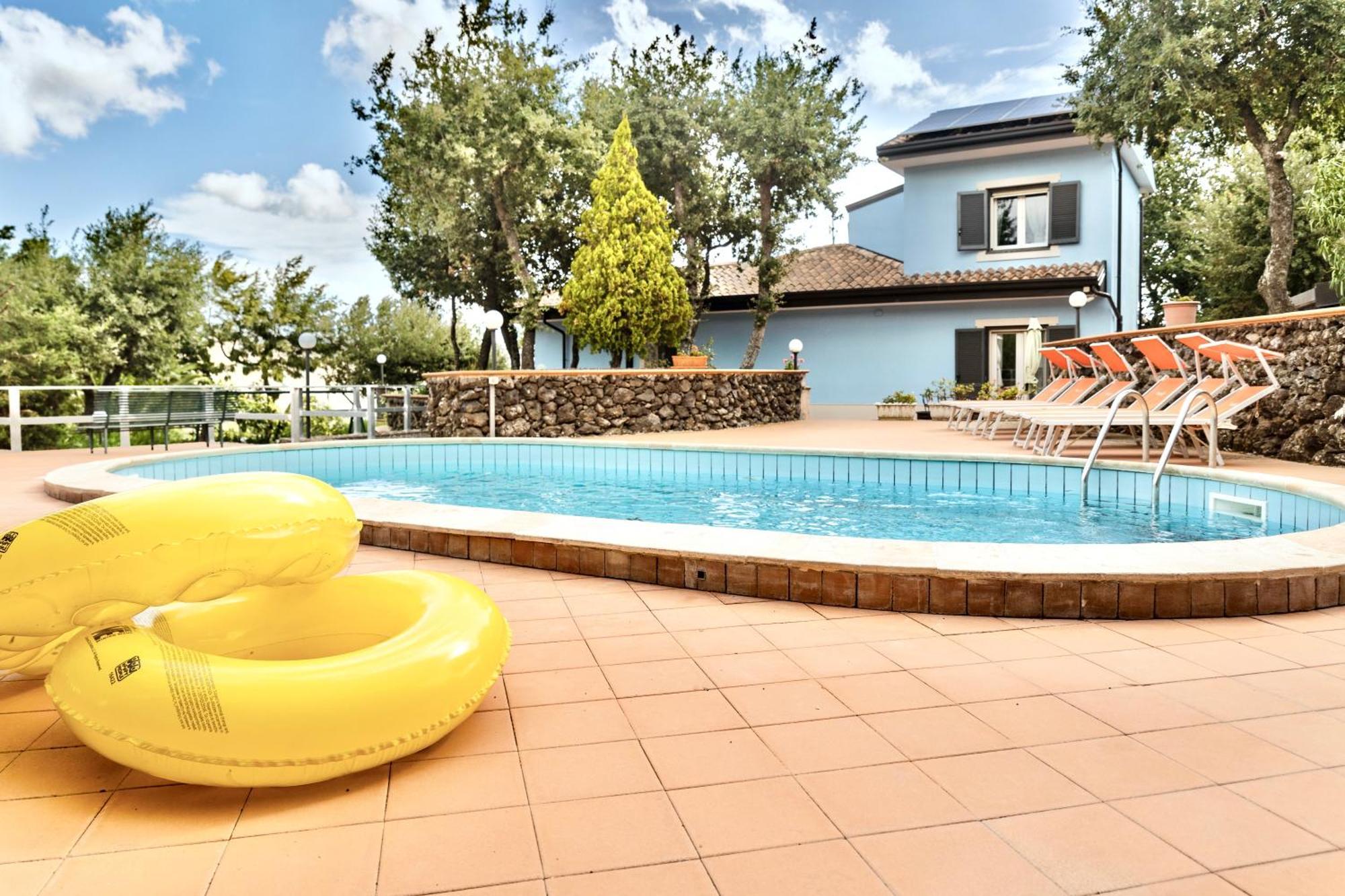Villa Melany Casa Vacanza 皮耶迪蒙泰埃特内奥 外观 照片