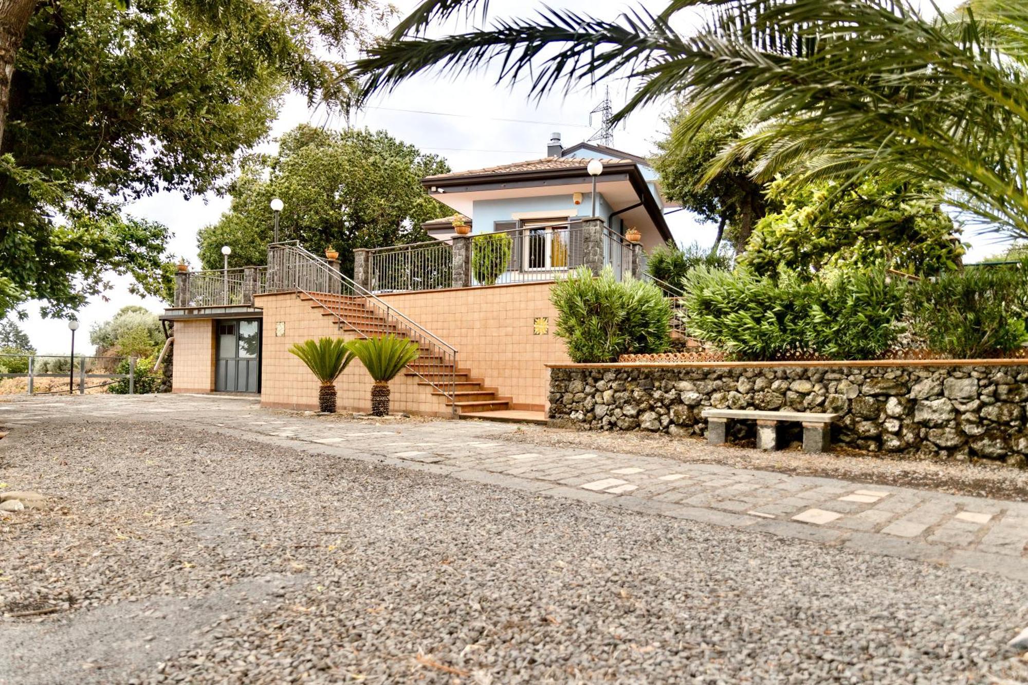 Villa Melany Casa Vacanza 皮耶迪蒙泰埃特内奥 外观 照片