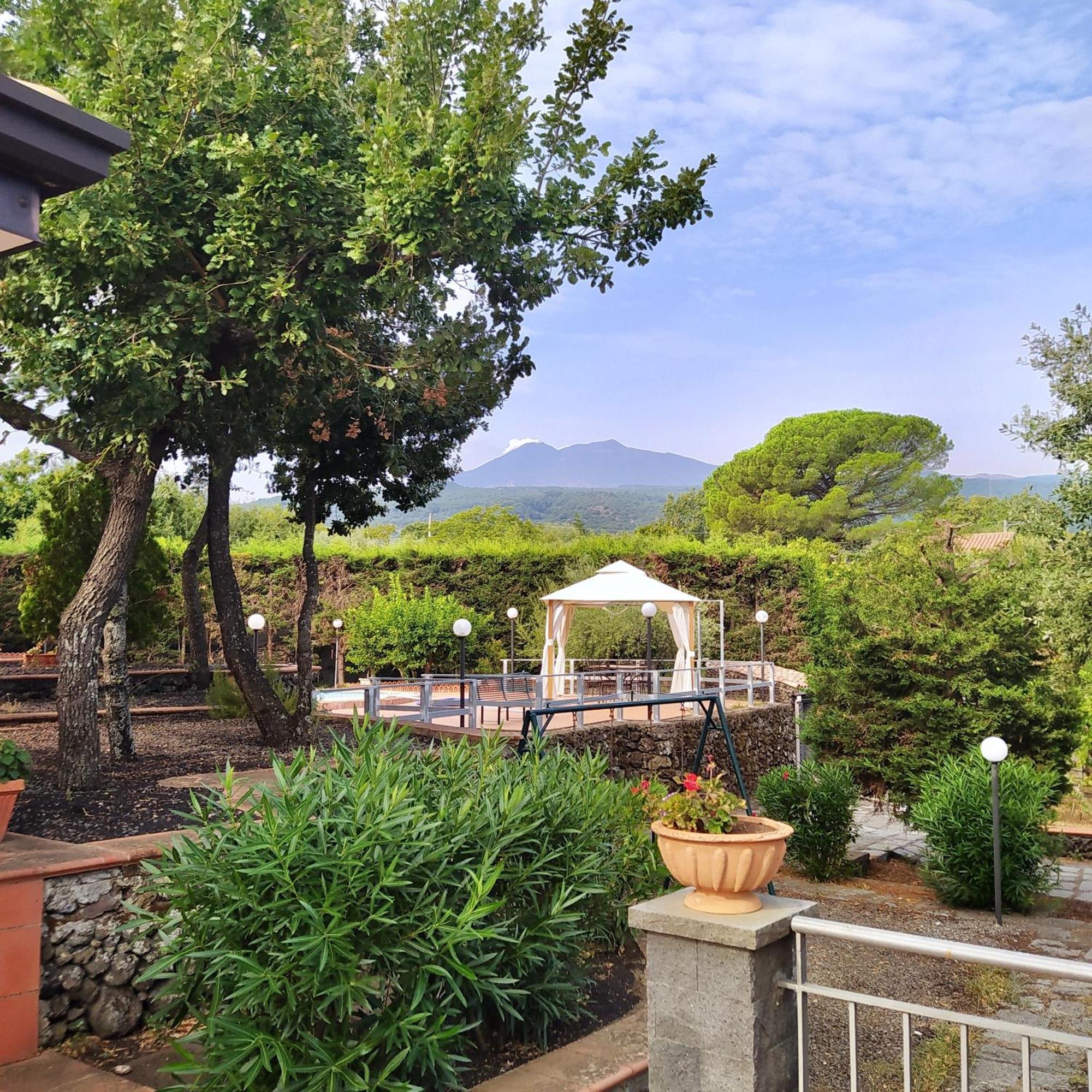 Villa Melany Casa Vacanza 皮耶迪蒙泰埃特内奥 外观 照片