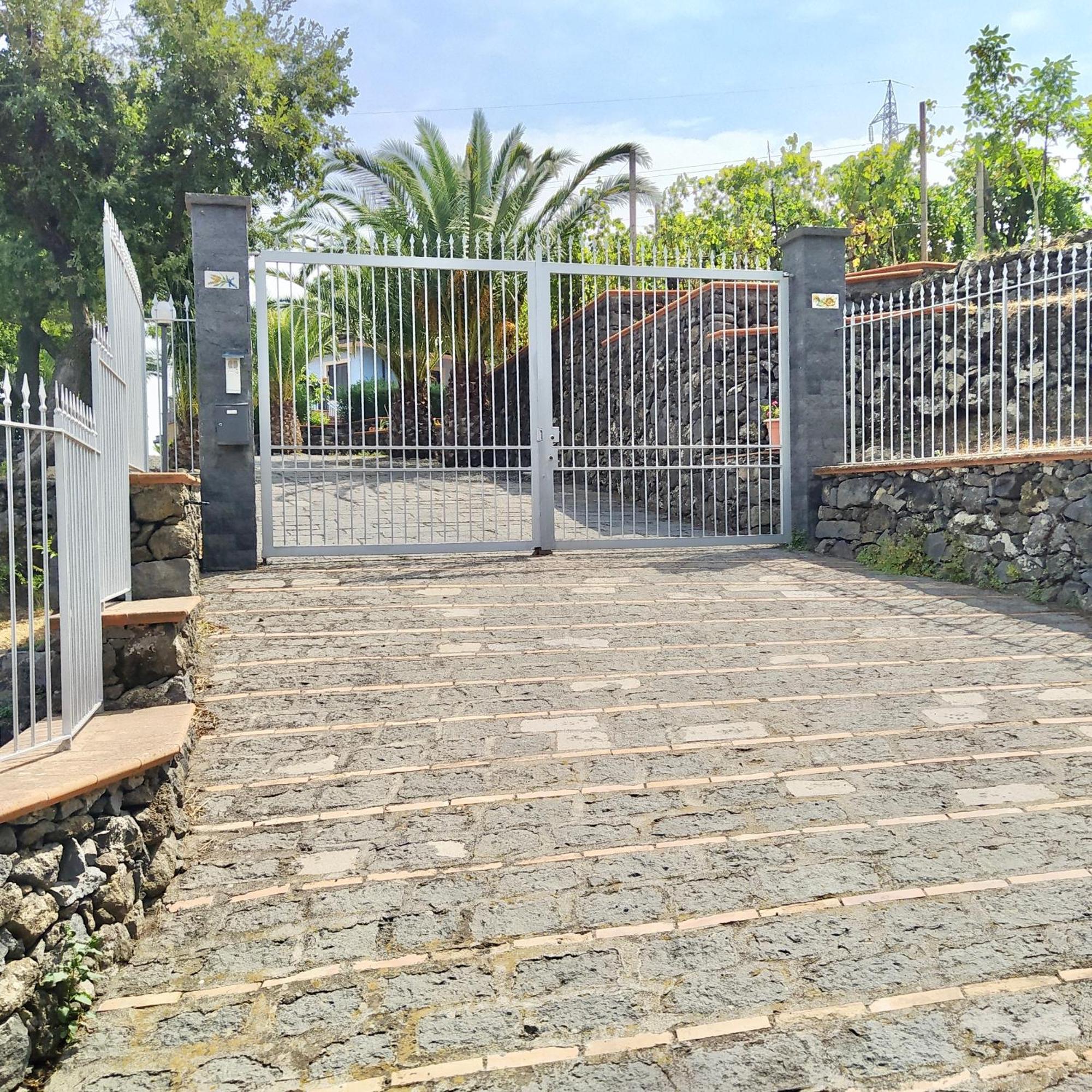 Villa Melany Casa Vacanza 皮耶迪蒙泰埃特内奥 外观 照片