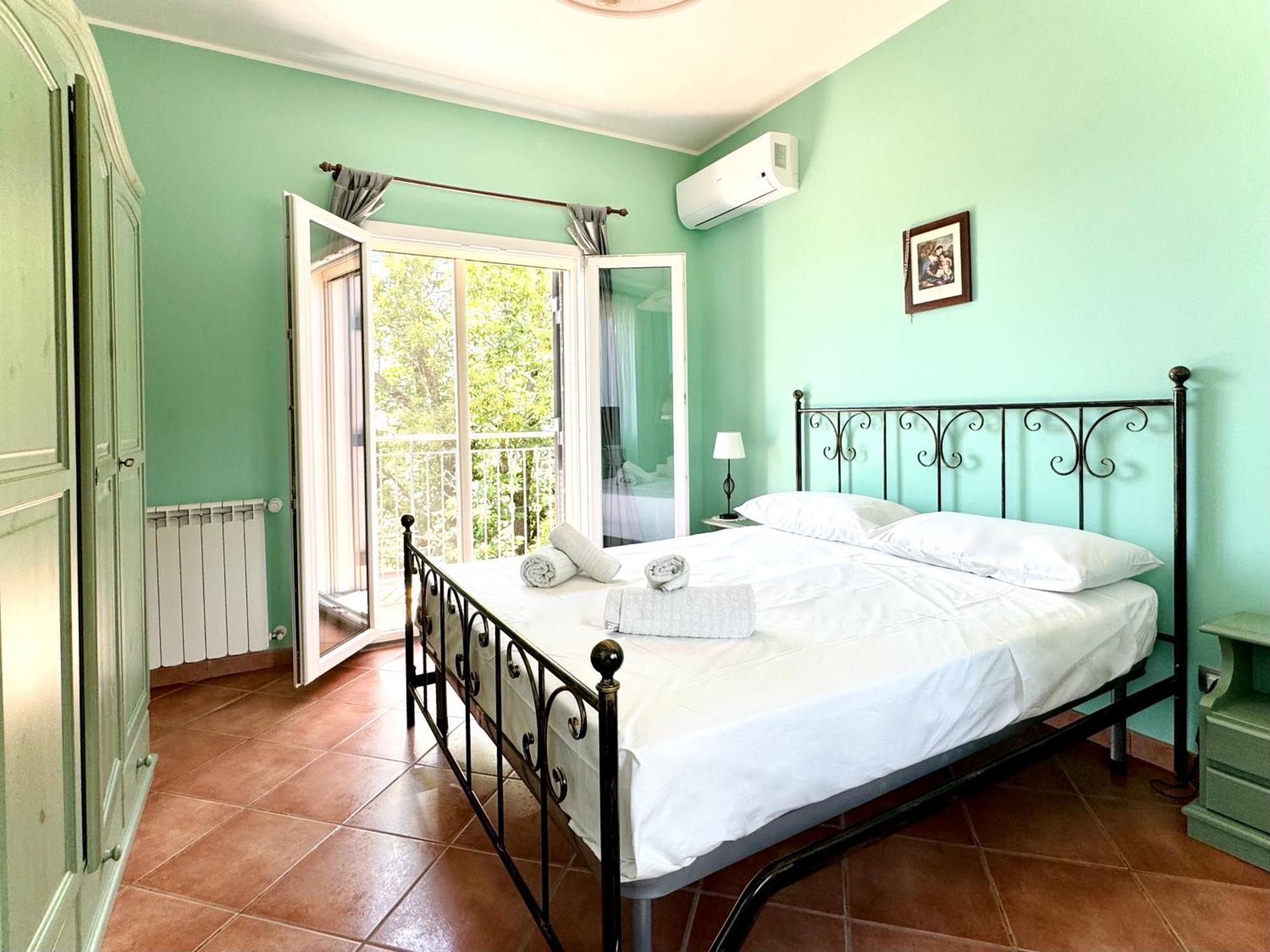 Villa Melany Casa Vacanza 皮耶迪蒙泰埃特内奥 外观 照片