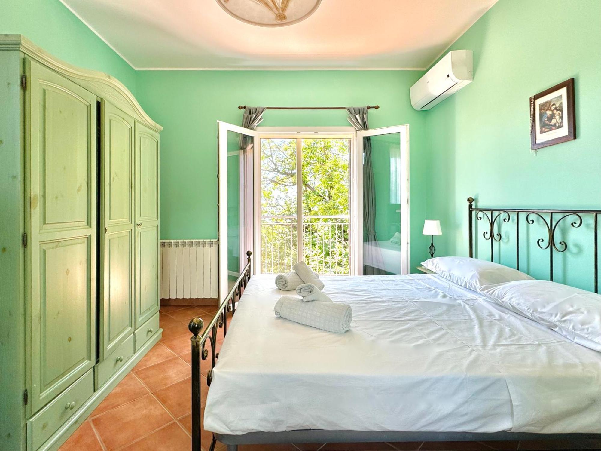Villa Melany Casa Vacanza 皮耶迪蒙泰埃特内奥 外观 照片