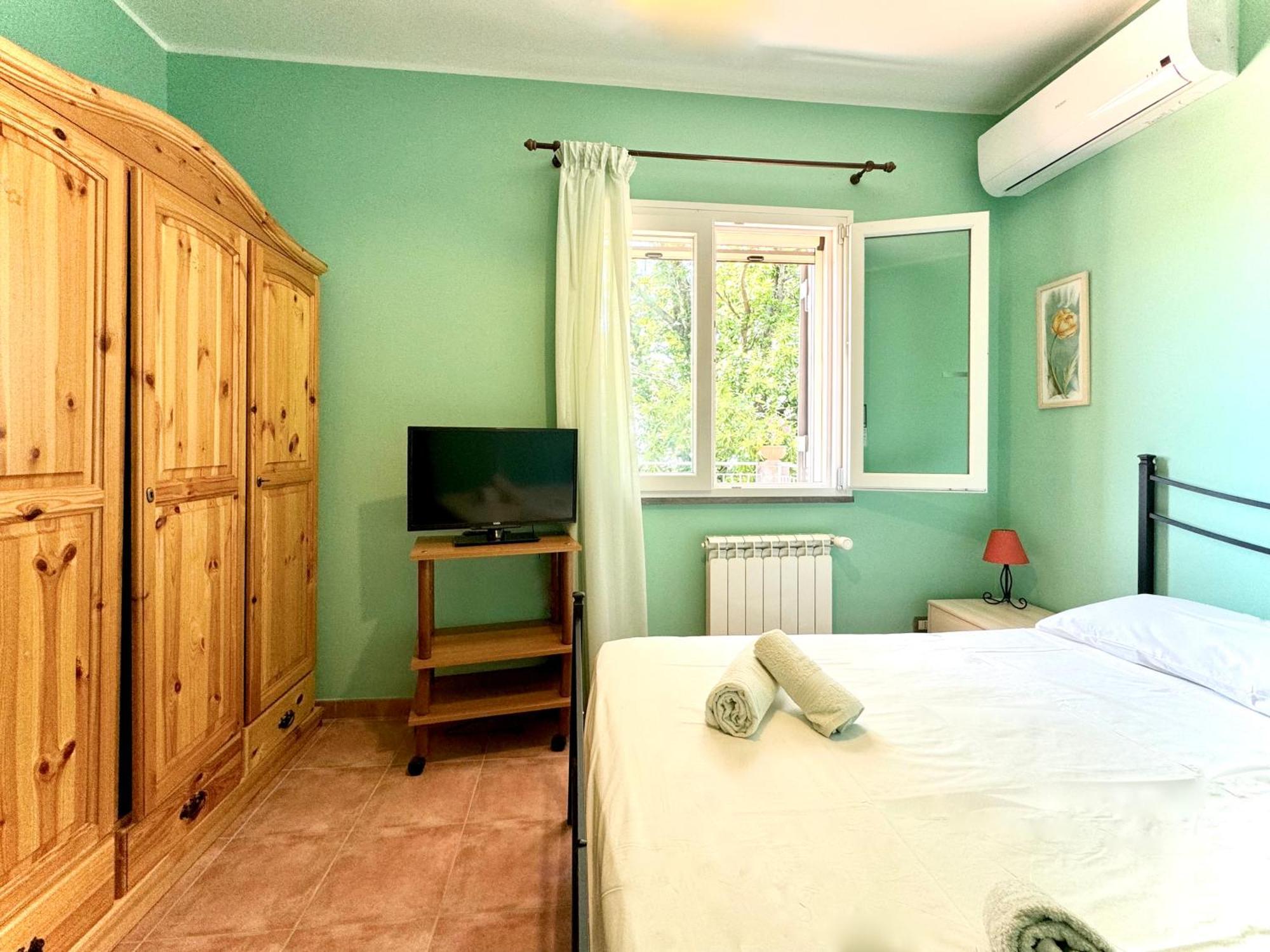 Villa Melany Casa Vacanza 皮耶迪蒙泰埃特内奥 外观 照片