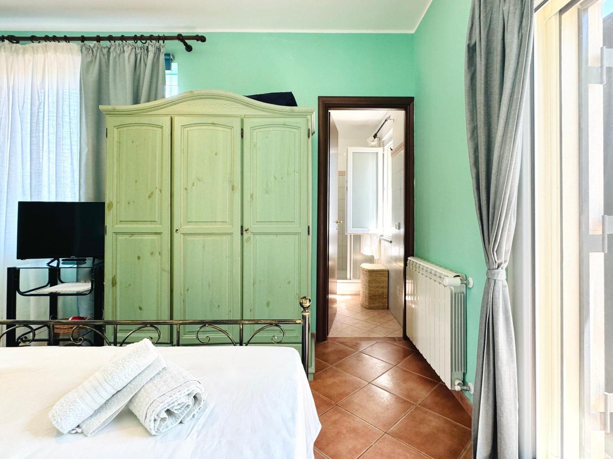 Villa Melany Casa Vacanza 皮耶迪蒙泰埃特内奥 外观 照片