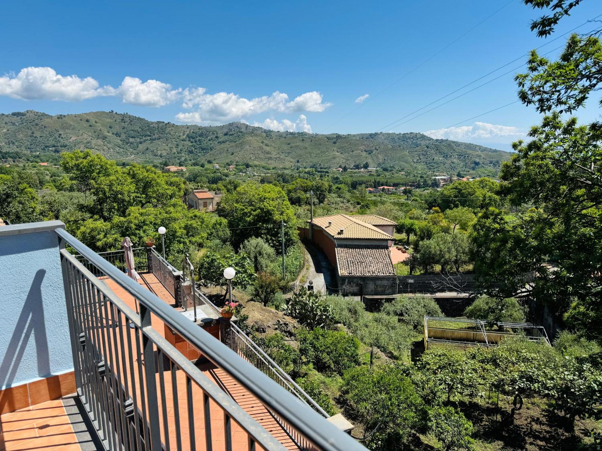 Villa Melany Casa Vacanza 皮耶迪蒙泰埃特内奥 外观 照片